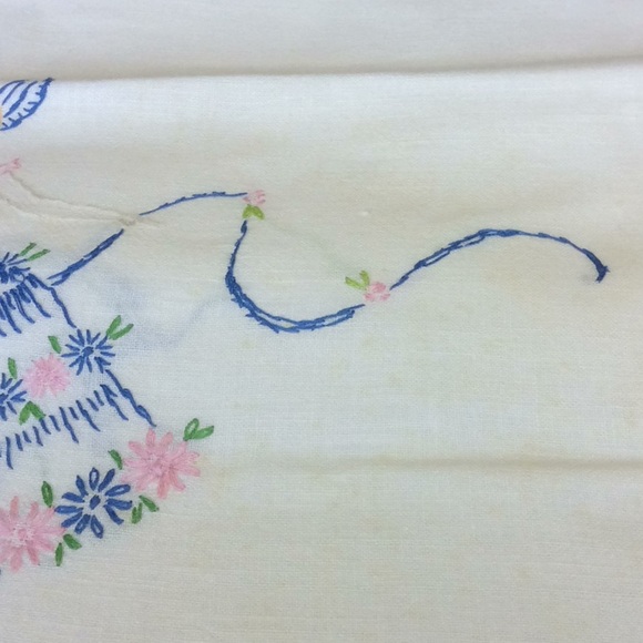 FINAL SALE PRICE Vintage White Southern Belle Pillow Case Set - Picture 2 of 3